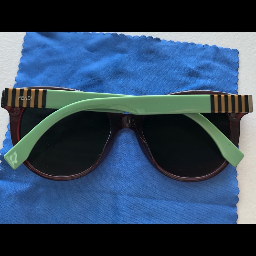 FENDI Sunglasses - Picture 14 of 14